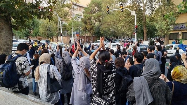 احتجاجات طلابية في جامعات إيرانية على مقتل "أميني"