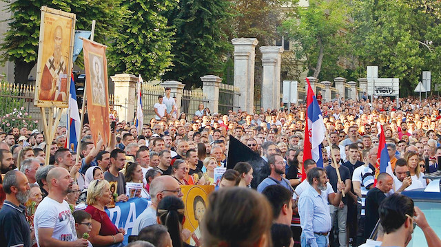 Sırbistan’ın başkenti Belgrad’da geçtiğimiz aylarda düzenlenen LGBT karşıtı protesto mitinginden bir görüntü.