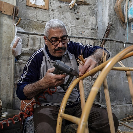 مشغولات الخيزران في غزة.. حرفة عريقة تقاوم الفناء