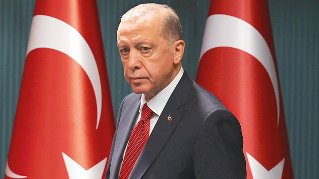 Cumhurbaşkanı Erdoğan, Kabine toplantısının ardından yüzbinlerce sözleşmeliye kadro müjdesi verdi.