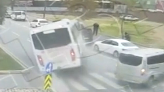 Kahramanmaraş'ta 5 aracın karıştığı kazada 15 kişi yaralandı