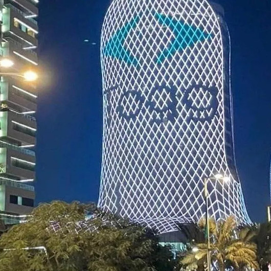 Katar'da Togg rüzgarı: Logosu şehir merkezinde yansıtıldı