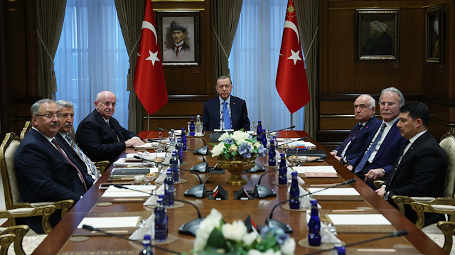 Cumhurbaşkanı Recep Tayyip Erdoğan, Cumhurbaşkanlığı Külliyesi'nde Yüksek İstişare Kurulu Toplantısı'na başkanlık etti.
