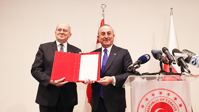 Dışişleri Bakanı Mevlüt Çavuşoğlu ve Polonya Dışişleri Bakanı Zbigniew Rau.