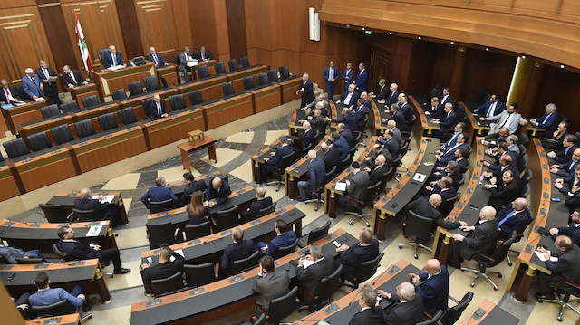 Lübnan Meclisi cumhurbaşkanını yine seçemedi