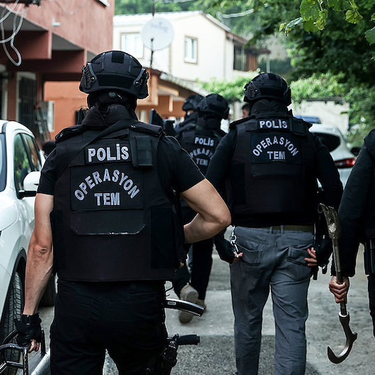 Parayı Karasu’nun kardeşi dağıtıyormuş