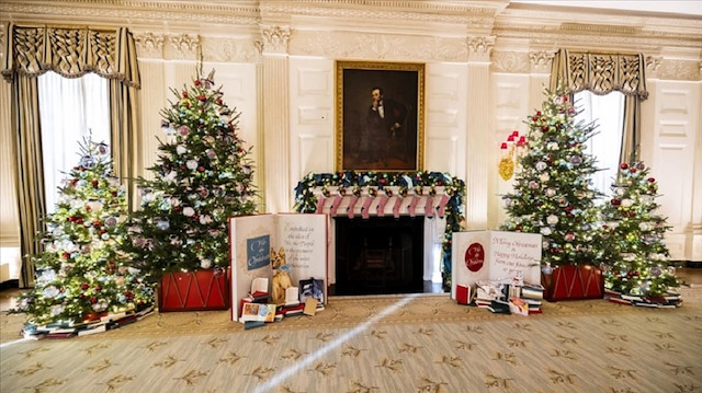 بحضور بايدن.. إضاءة شجرة الميلاد أمام البيت الأبيض