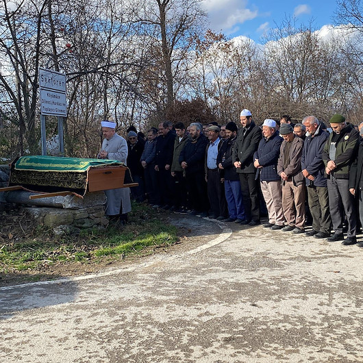 Köyün ortasında cansız bedeni bulundu: Cesedinde pençe ve diş izi vardı