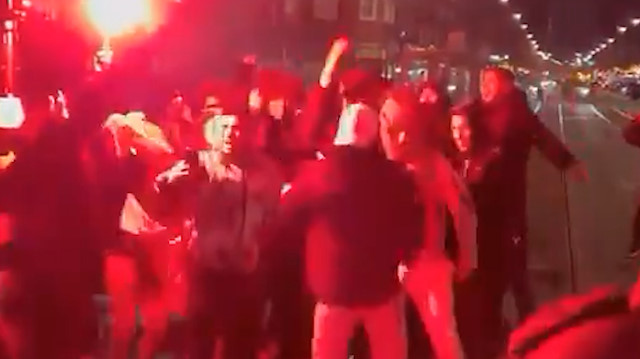 Hollanda polisi Faslı taraftarların kutlamasında çıkan olaylara müdahale etti