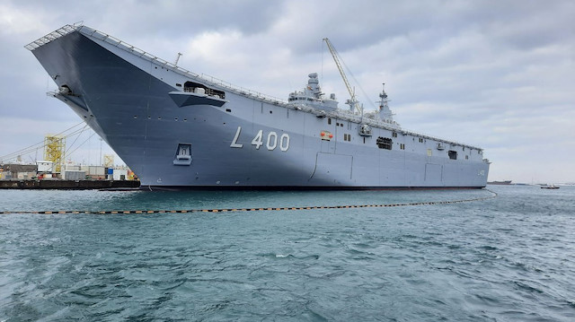 TCG Anadolu'da tarihi anlar: Hava araçları Türkiye'nin en büyük savaş gemisine iniş yaptı