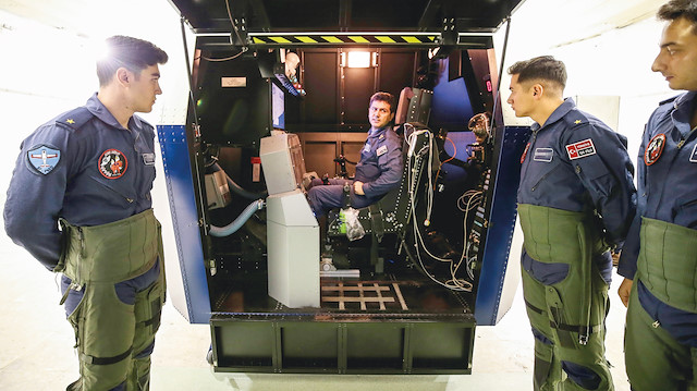 ​Milli Uzay Programı kapsamında ilk uzay görevi için belirlenen adaylar Eskişehir’de Hava Kuvvetleri Komutanlığı’nda teste tabi tutuluyor.