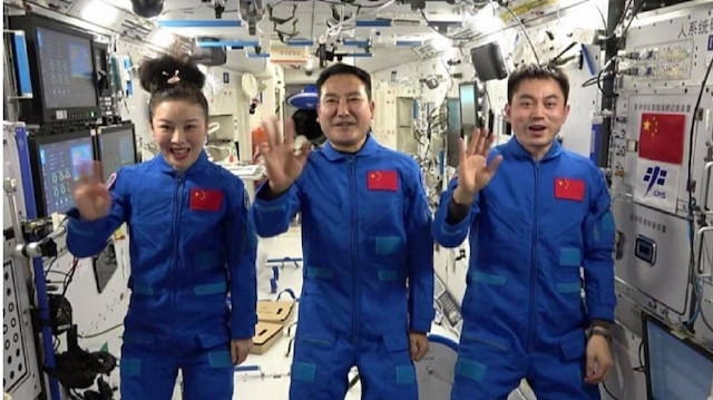 الصين..عودة 3 رواد فضاء بعد مهمة استغرقت 6 أشهر