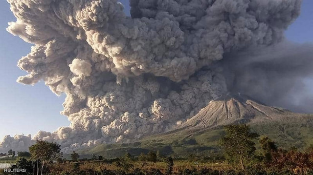 ثوران بركان "سيميرو" في إندونيسيا