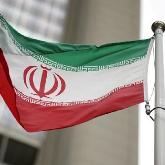 İran'da başörtü yasasına düzenleme