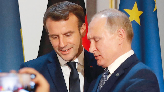Emmanuel Macron ve Vladimir Putin