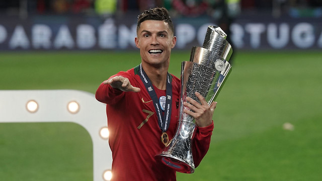 Cristiano Ronaldo, Portekiz Milli Takımı formasıyla Avrupa şampiyonluğu yaşamıştı.  