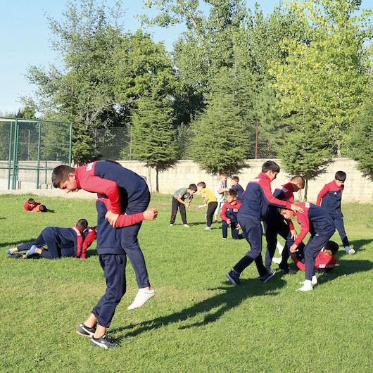 Kasabadaki şampiyonlar kulübü