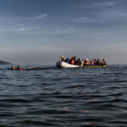 İtalya'nın Lampedusa Adası açıklarında göçmen teknesi battı: 4 kişi kayıp