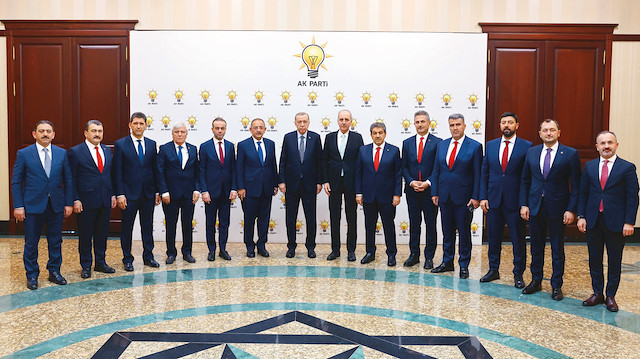 11 büyükşehir belediyesi meclisinin AK Parti grup başkanvekilleri Ankara’da bir araya geldi.