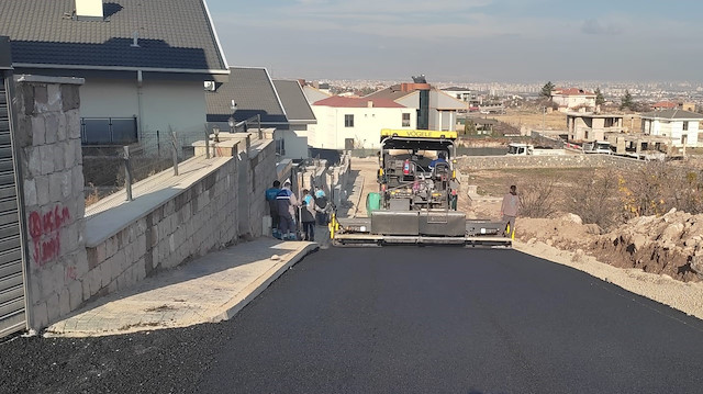 M​elikgazi Belediyesi Becen Mahallesin de asfalt çalışması başlattı