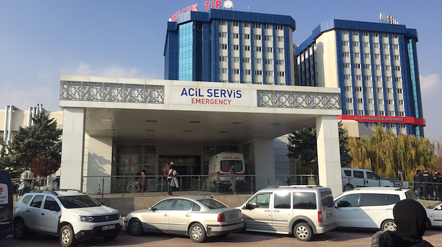 Kontrol amaçlı ambulansla Selçuk Üniversitesi Tıp Fakültesi Hastanesi'ne kaldırılan pilotun sağlık durumunun iyi olduğu belirtildi.