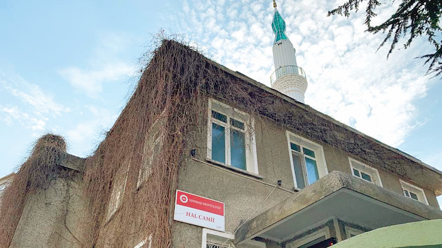 ​Eskişehir Büyükşehir Belediyesi bulvar genişletme çalışmaları kapsamında Sarmaşıklı Camii olarak bilinen Hal Camii için yıkım kararı aldı.