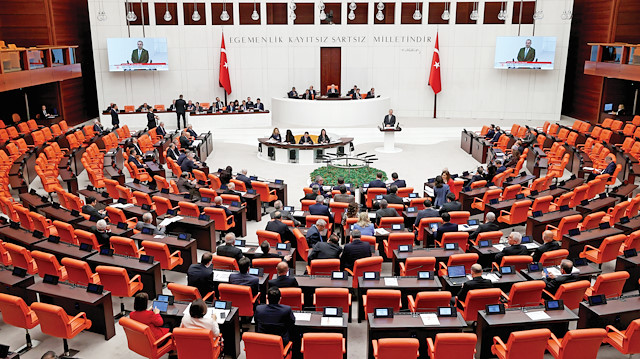 ​AK Parti'nin, başörtüsü düzenlemesini içeren Anayasa teklifi bugün Meclis Başkanlığı'na sunulacak.
