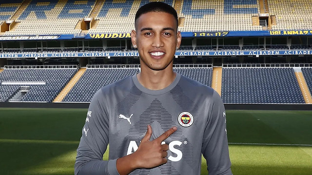 İrfan Can Eğribayat kiralık olarak Fenerbahçe forması giyiyor.