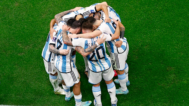 Arjantin, Hırvatistan'ı farklı mağlup etti ve Katar'daki Dünya Kupası'nda ilk finalist oldu. 