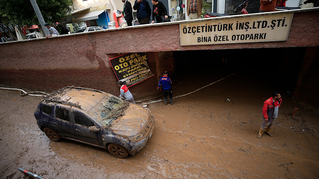 Antalya'daki sel sonrası zararların giderilmesi için çalışmalar sürüyor.
