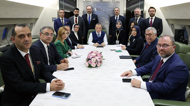 Cumhurbaşkanı Erdoğan, Türkmenistan ziyareti dönüşü basın mensuplarının sorularını yanıtladı.
