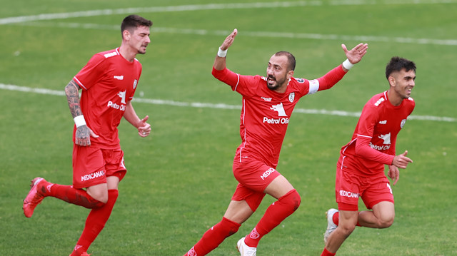 Ahmet İlhan Özek, bu sezon çıktığı 14 maçta 9 gol 1 asistlik performans sergiledi.