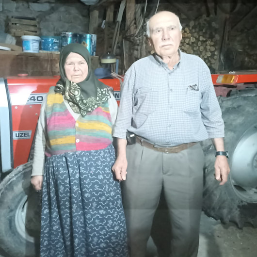 Dolandırıcılar yaşı çiftin 'Umre' için biriktirdikleri altın ve parayı çaldı