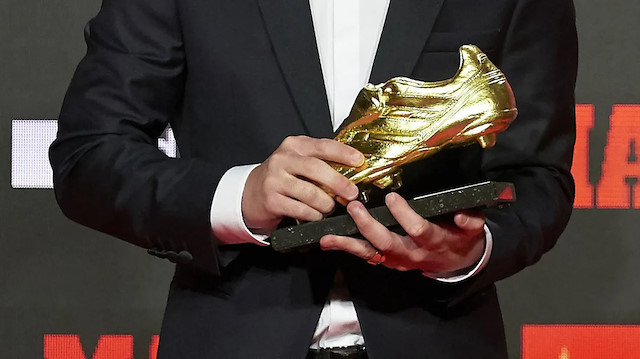 Altın Ayakkabı ödülü ilk kez 1930 Dünya Kupası'nda verilmişti. 