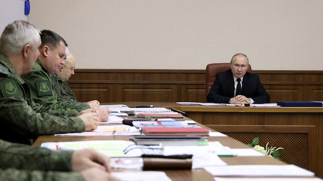 Putin ve komutanlar