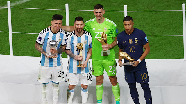 Dünya Kupası'nın enleri ödüllerini aldı.