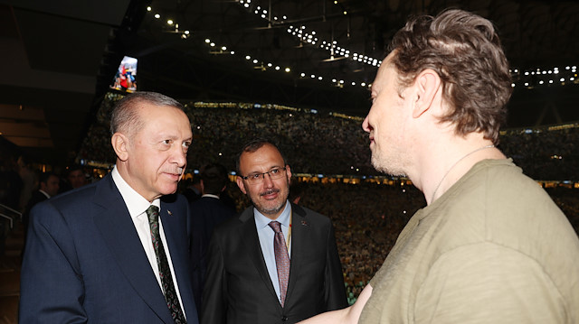 ​Cumhurbaşkanı Erdoğan Katar'da Elon Musk ile görüştü.
