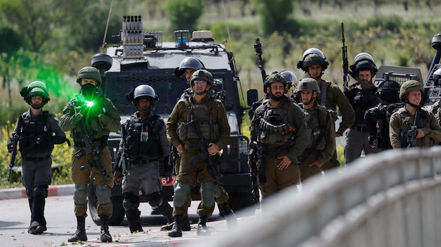 İşgalci İsrail askerleri