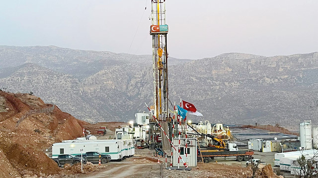 Yeni Şafak, Gabar Dağı’nın eteklerinde bulunan petrol sahasına girdi.