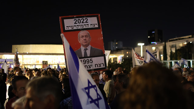Tel Aviv'de Netanyahu karşıtı gösteriler.