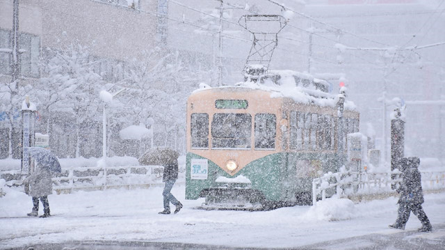 Japonya'da kar yağışı etkili oldu