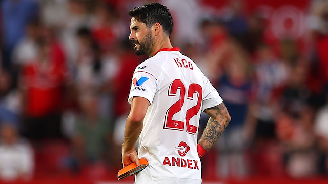 İspanyol kaynaklar, tecrübeli futbolcunun Sevilla'da hayal kırıklığı yarattığını belirtiyor.