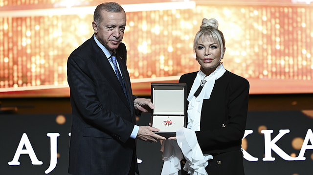 Cumhurbaşkanı Erdoğan ile Ajda Pekkan.