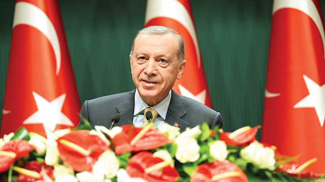 Cumhurbaşkanı Erdoğan, 2023'te geçerli olacak asgari ücreti 8 bin 506 lira olarak açıkladı.