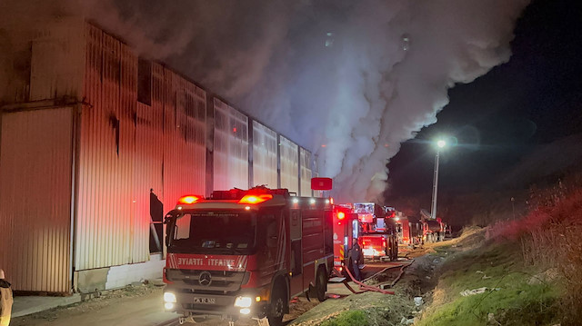 Tuzla'da geri dönüşüm tesisinde yangın.