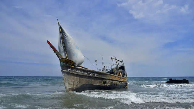 Arakanlı Müslümanların Andaman denizini geçmek için kullandıkları ahşap tekne.