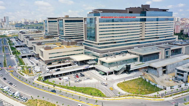 2 bin 721 yataklı Çam ve Sakura Şehir Hastanesi şu an %100 doluluğa yakın hizmet veriyor.