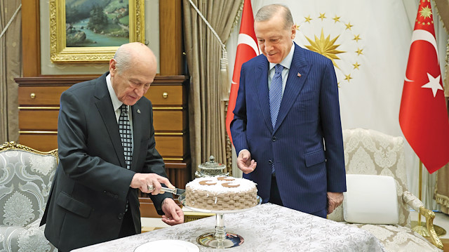 Erdoğan, doğum günü 1 Ocak olan Bahçeli’nin doğum gününü kutladı.