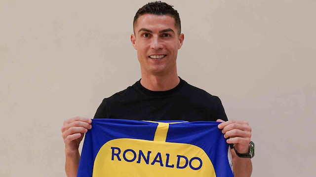 Cristiano Ronaldo, Dünya Kupası sonrasında Al Nassr ile anlaşma sağladı.