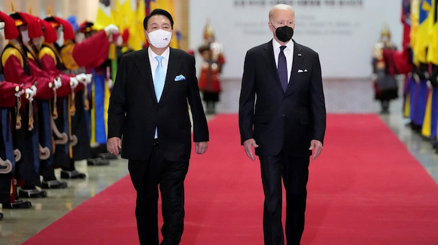Güney Kore Devlet Başkanı Yoon Suk-Yeol, ABD Başkanı Joe Biden.